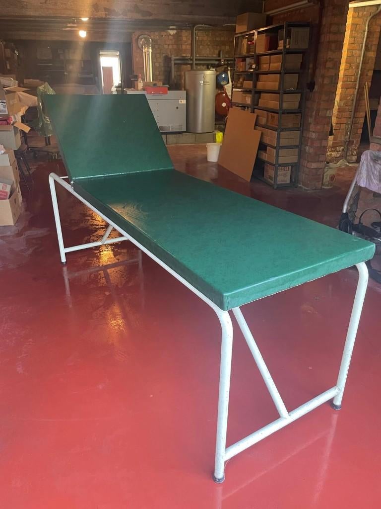Table d'examen pour physiothérapeute, médecin, esthéticienne, Enlèvement, Utilisé
