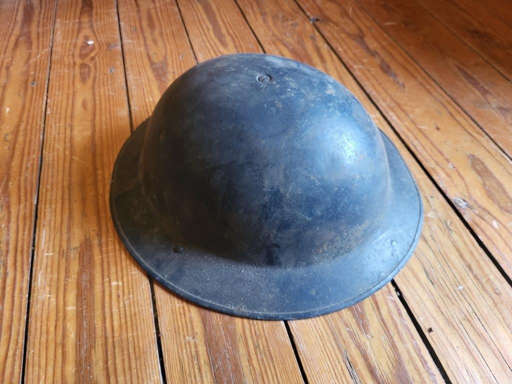 casque plat à barbe, Belgique post 2WW, Envoi