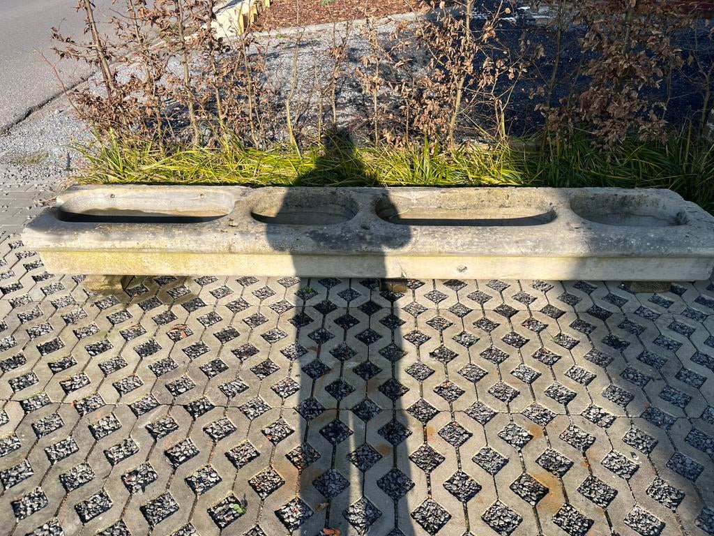 Oude arduinen bak met neus, Ophalen, Zo goed als nieuw
