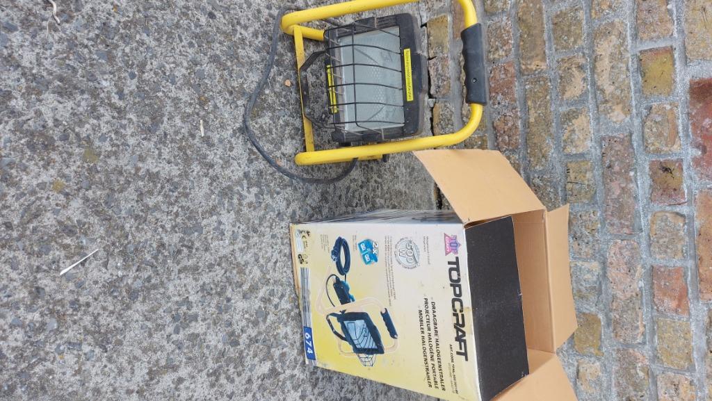 Draagbare halogeenstraler, Doe-het-zelf en Bouw, Ophalen, Nieuw, 200 tot 500 watt, Lamp met armatuur
