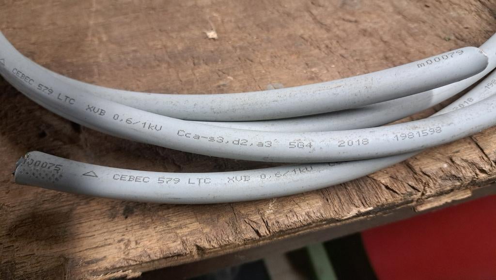 4 m Kabel 5G 4, Bricolage & Construction, Électricité & Câbles, Enlèvement ou Envoi, Comme neuf