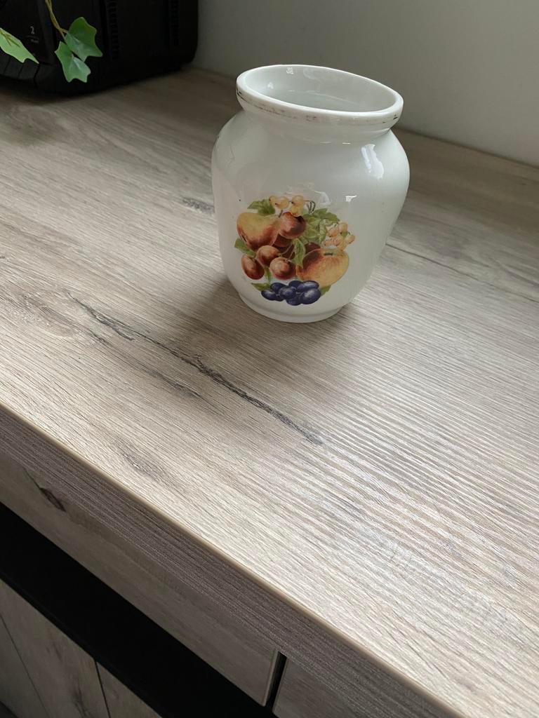Porseleinen vaasje, Tuin en Terras, Ophalen, Zo goed als nieuw