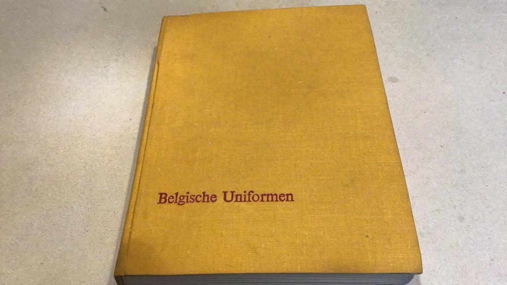 Historia Belgische uniformen (zk3), Ophalen of Verzenden, Gelezen, Historia, Prentenboek