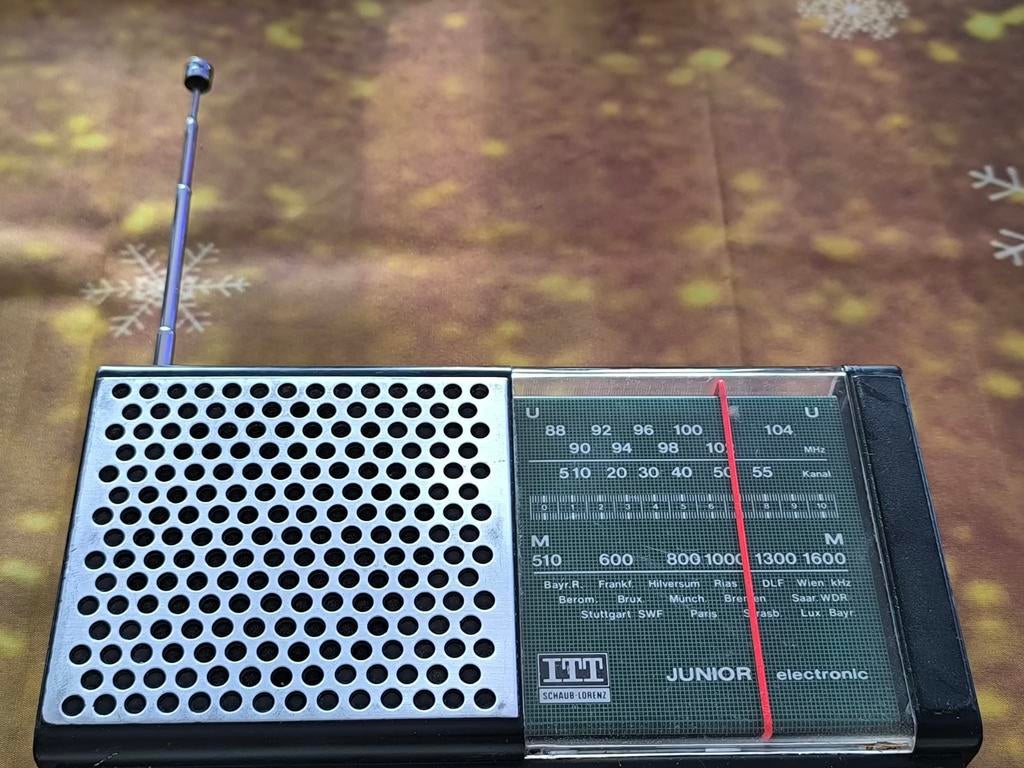 Radio ITT Junior Schaub-Lorenz Electronic 106 (1975), Ophalen of Verzenden, Gebruikt, Radio