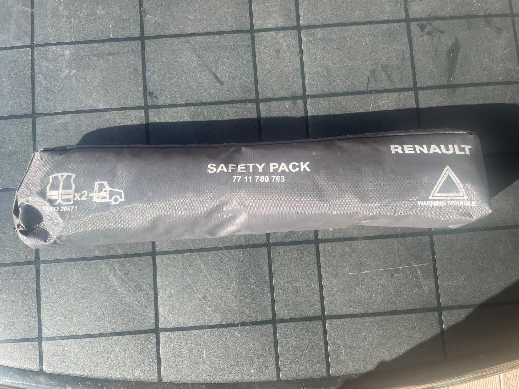 Safety pack Renault, Auto diversen, Ophalen of Verzenden, Zo goed als nieuw