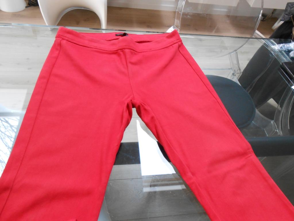 Sarah Pacini, Sarah pacini, Enlèvement ou Envoi, Porté, Rouge