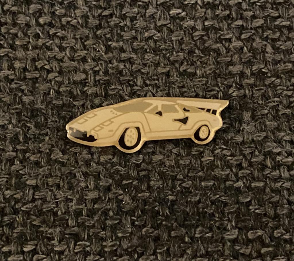PIN - LAMBORGHINI - AUTO - VOITURE - CAR, Verzenden, Gebruikt, Transport, Speldje of Pin
