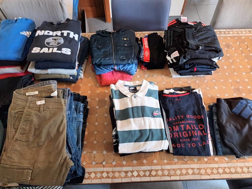 Très beau lot pour homme - plusieurs marques, Vêtements | Hommes, Packs de vêtements pour hommes, Comme neuf, Enlèvement ou Envoi
