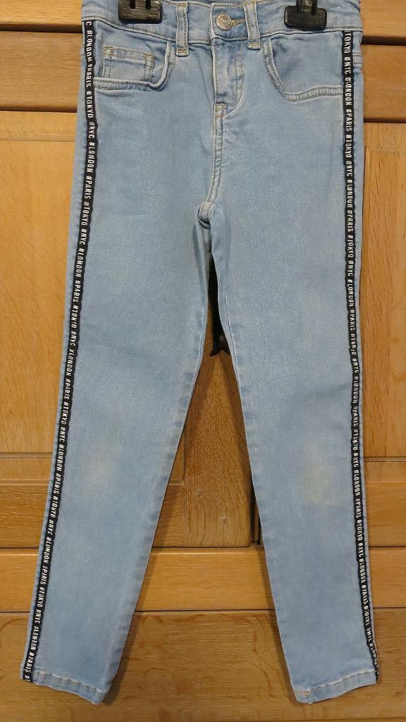 Pantalon bleu clair, comme neuf, 9 ans (134), Kinderen en Baby's, Kinderkleding | Maat 134, Broek, C&A, Meisje, Ophalen of Verzenden