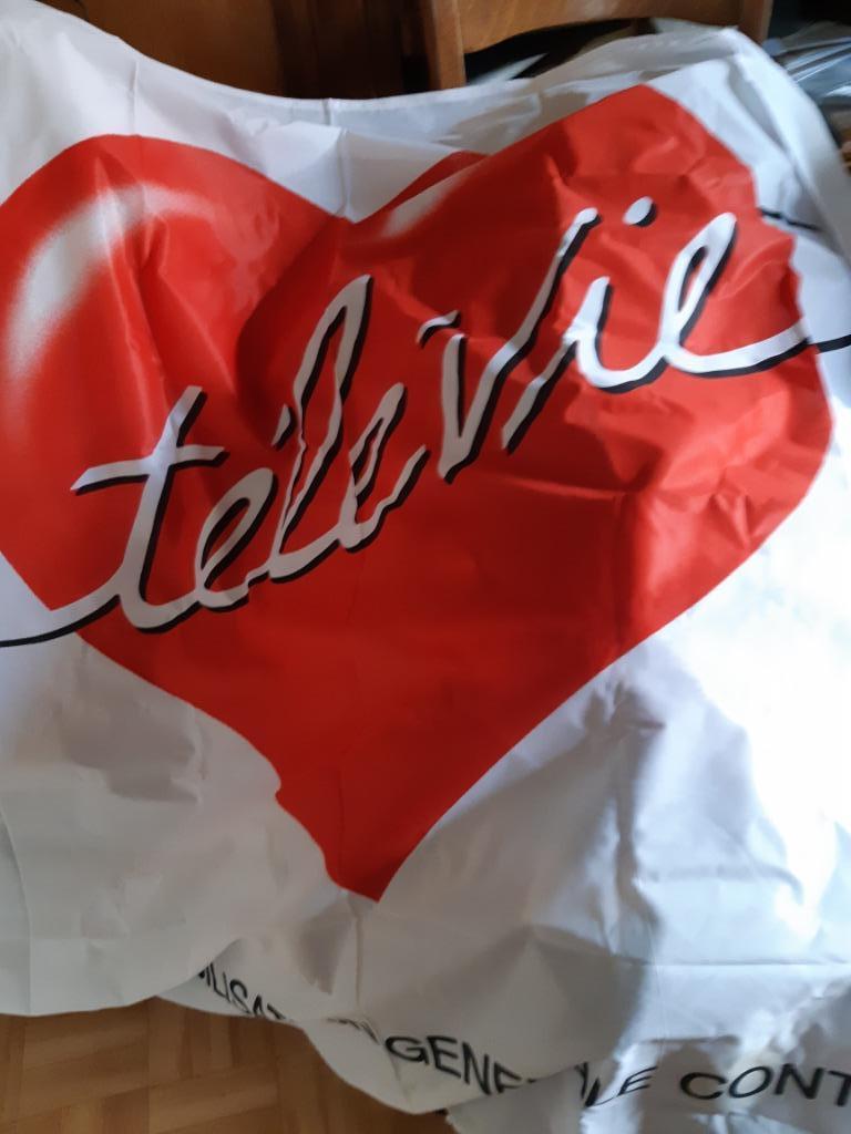 Produits Télévie achetés et coeur Saint-Valentin 5€!!, Enlèvement, Neuf, dans son emballage