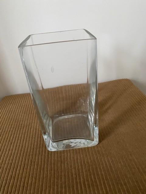 Vase en verre épais et transparent, Neuf, Moins de 50 cm, Enlèvement ou Envoi, Autres couleurs