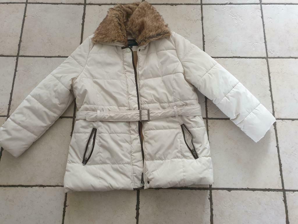 Dames winterjas, Beige, Ophalen of Verzenden, Zo goed als nieuw, Maat 46/48 (XL) of groter