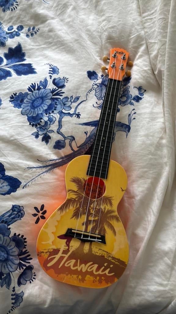 Korala Ukulele designer series hawaii orange, Muziek en Instrumenten, Ophalen, Zo goed als nieuw