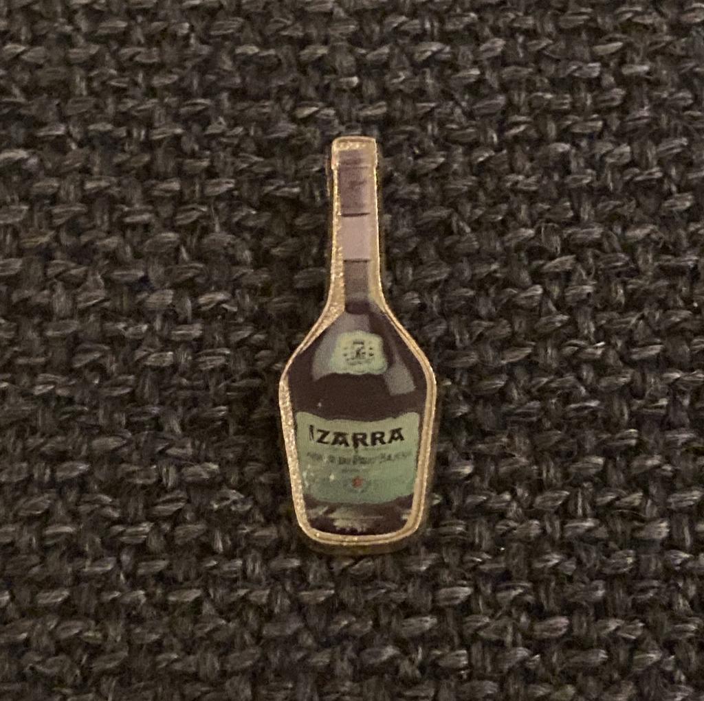 PIN - IZARRA - DRANK - LIKEUR - LIQUEUR, Enlèvement ou Envoi, Utilisé, Marque, Insigne ou Pin's