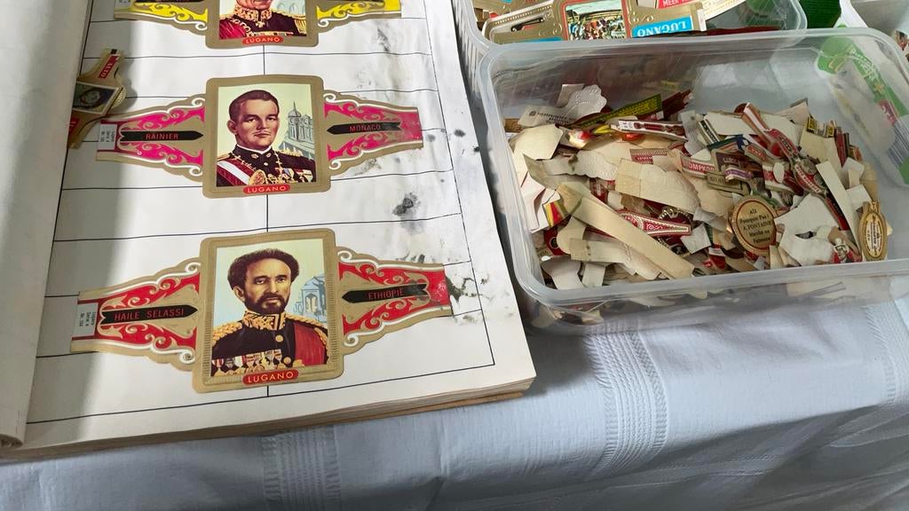 Sigarenbandjes alles samen 17 euro, Boeken, Ophalen, Zo goed als nieuw