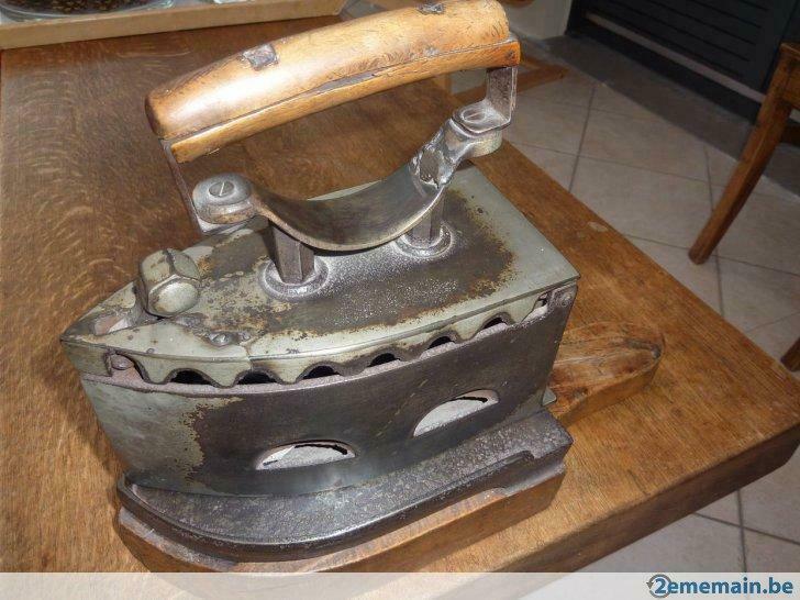 ancien fer à repasser à braises avec socle, Enlèvement