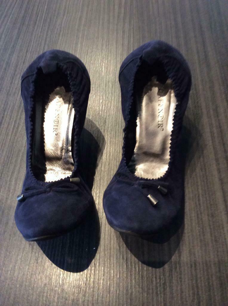 Café noir donkerblauwe pumps mt 39 nieuw, Kleding | Dames, Schoenen, Verzenden, Pumps