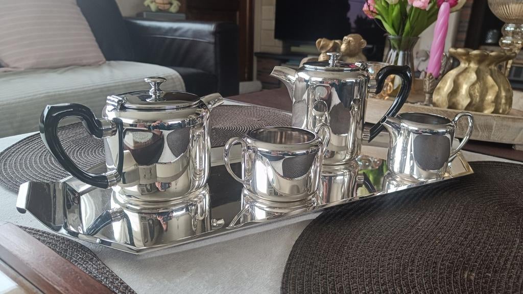 Koffie en theeservies, Ophalen