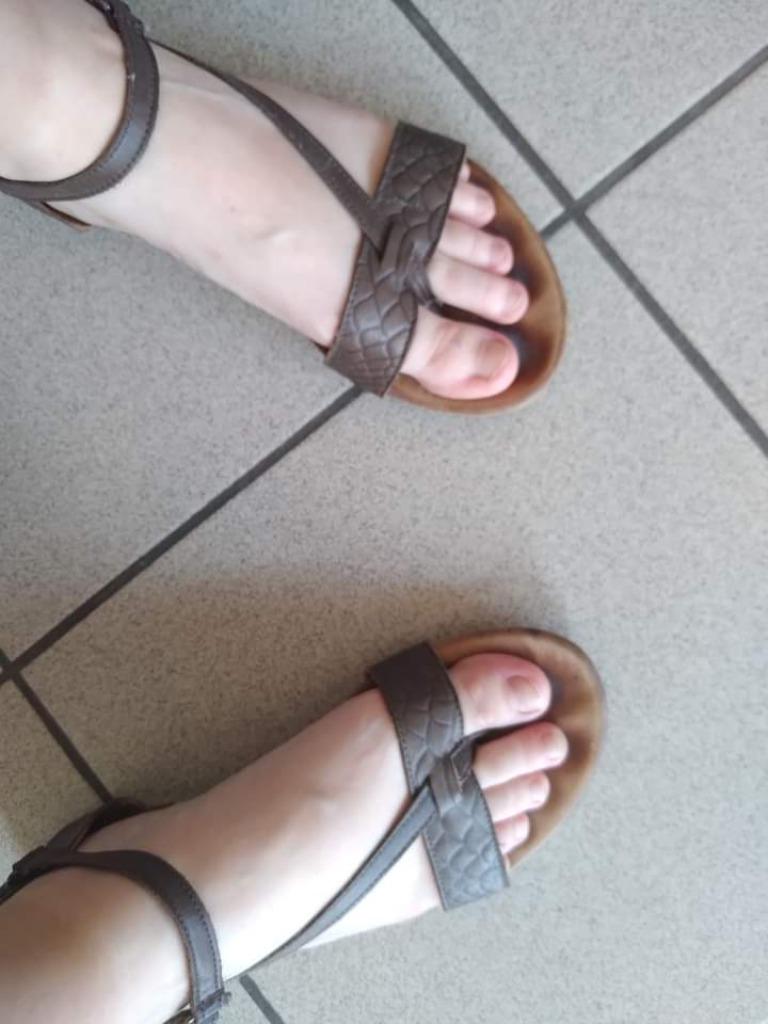 Sandalen tamaris, Enlèvement