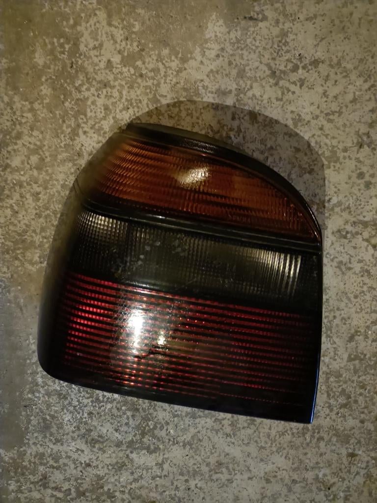 Feu arrière Hella Gauche d'origine VW Golf III, Enlèvement, Utilisé, Volkswagen