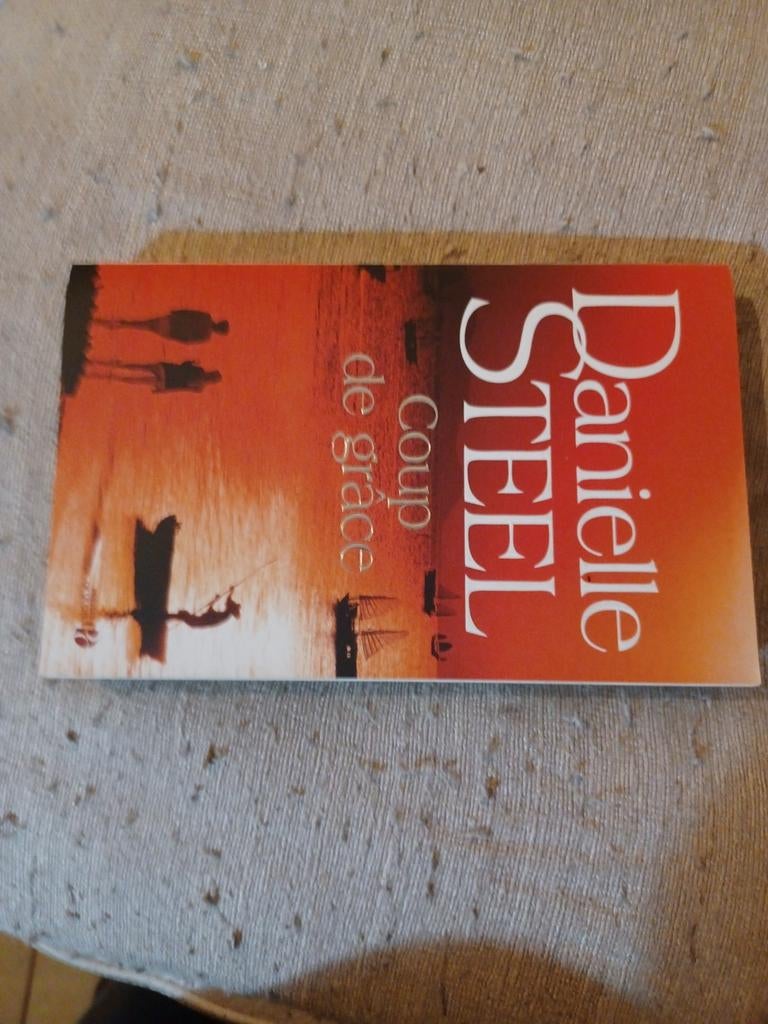 Quasi gratis DANIELLE STEEL BESTSELLER COUP DE GRÂCE, Ophalen, België, Danielle Steel, Zo goed als nieuw