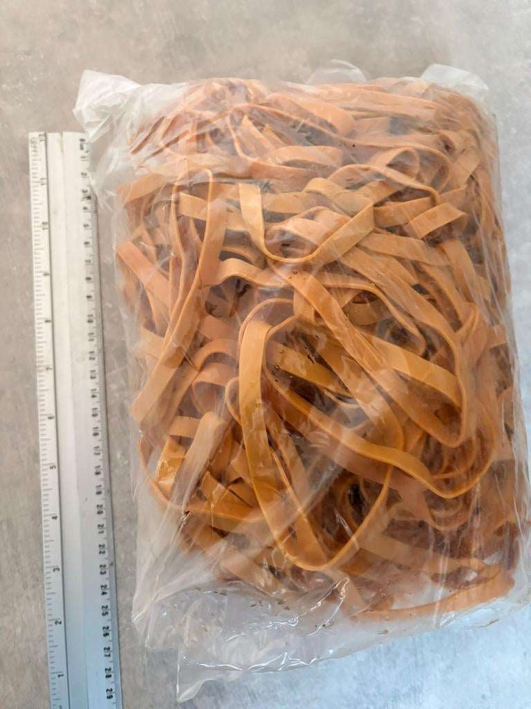 Brede rubberen elastieken 7 mm (1.500 st, 5 zakken), Diversen, Rommelmarktspullen, -, -, Onbekend (nieuw artikel gekocht binnen NL via veiling)