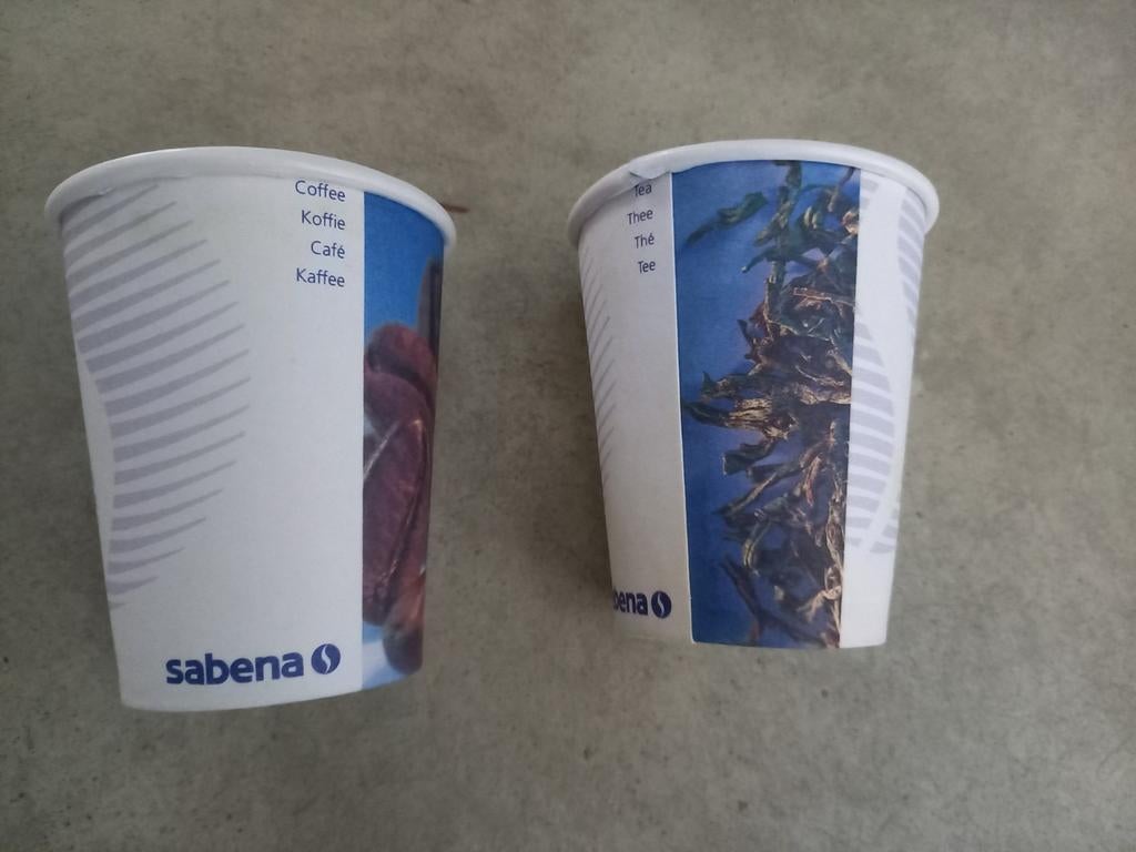 2 papieren bekertjes Sabena jaren 90., Ophalen of Verzenden, Gebruikt