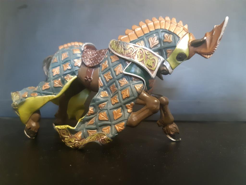 Cheval du maître des armes Cimier, Ophalen, Zo goed als nieuw