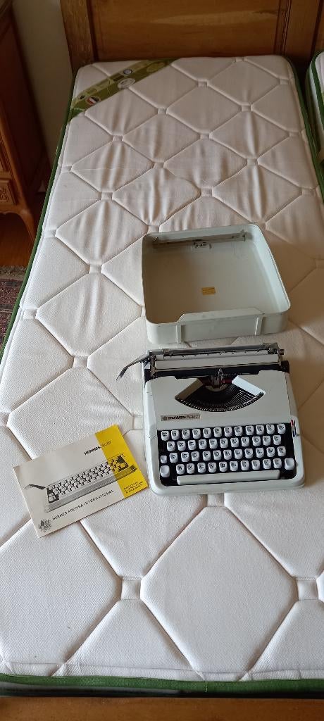 Machine a ecrire, Divers, Machines à écrire, Enlèvement