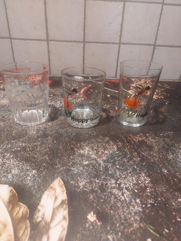 Happy drinks limonade glazen Martens pils, Verzamelen, Glas en Drinkglazen, Ophalen of Verzenden, Zo goed als nieuw, Frisdrankglas