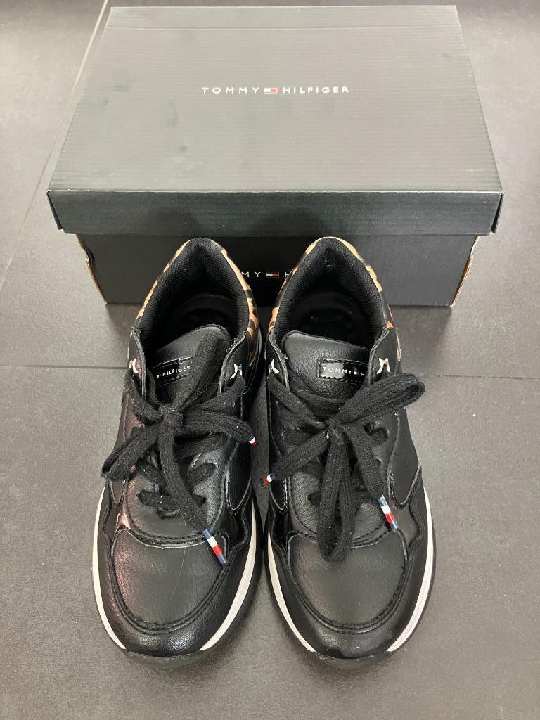 Zwarte sneakers Tommy Hilfiger - maat 34, Gebruikt, Meisje, Schoenen, Ophalen of Verzenden