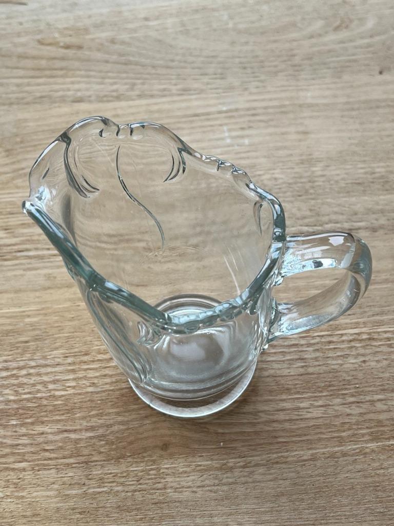 Vintage glazen melkkannetje, Ophalen