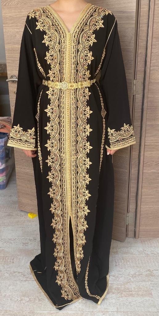 Caftan noir perlé et sa ceinture, Enlèvement, Comme neuf, Taille 38/40 (M), Noir