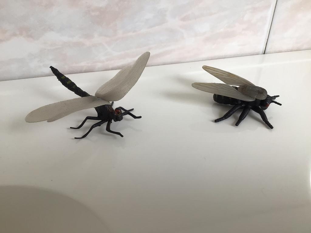 Insectes en plastique vintage avec des ailes, Collections, Enlèvement ou Envoi, Comme neuf