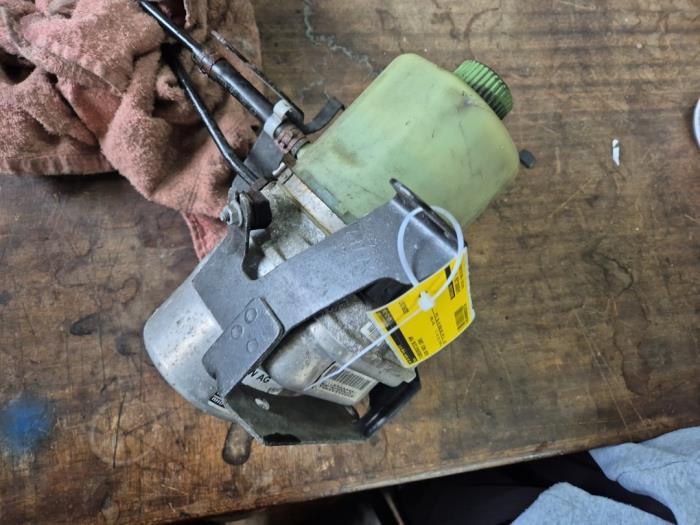 Pompe direction assistée d'un Skoda Fabia, Autos : Pièces & Accessoires, Commande, Skoda, Utilisé, 3 mois de garantie, Enlèvement ou Envoi
