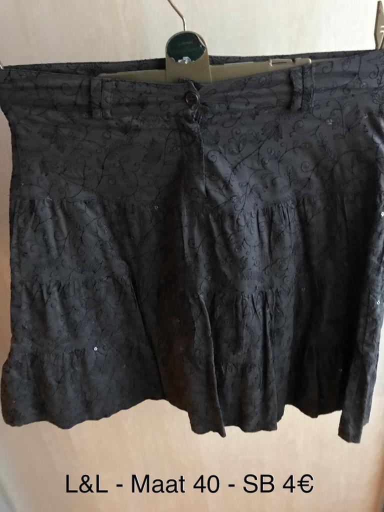 Kaki rok L&L - maat 40, Kleding | Dames, Rokken, Lola & Liza, Ophalen of Verzenden, Maat 38/40 (M)