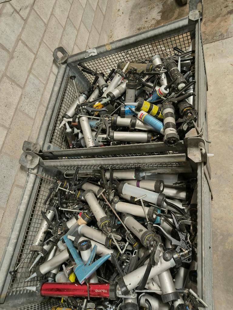 Grote hoeveelheden gereedschap te koop, Ophalen