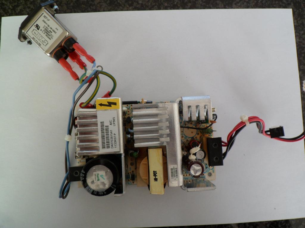 Alimentation secteur 220-240 VAC à 2 x 24 VDC, standard C14, Enlèvement ou Envoi