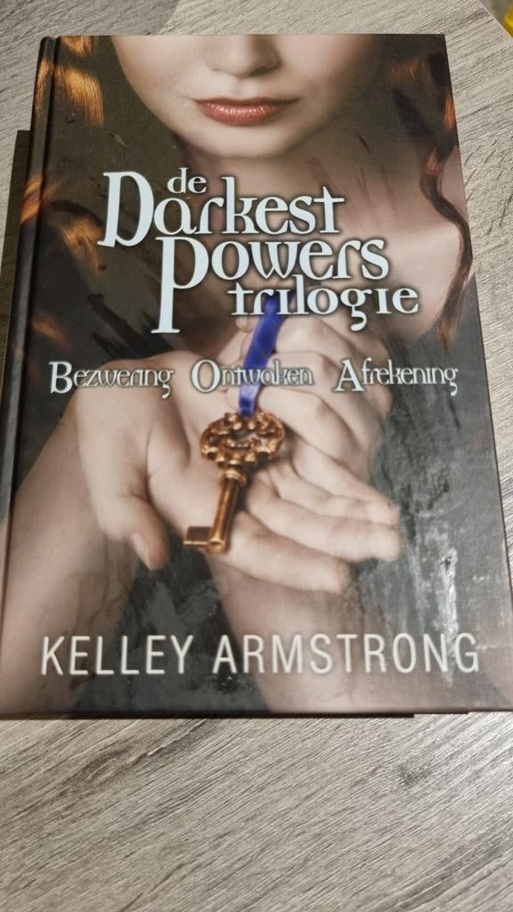 Kelley Armstrong - De darkest powers trilogie, Boeken, Kinderboeken | Jeugd | 13 jaar en ouder, Zo goed als nieuw, Ophalen of Verzenden