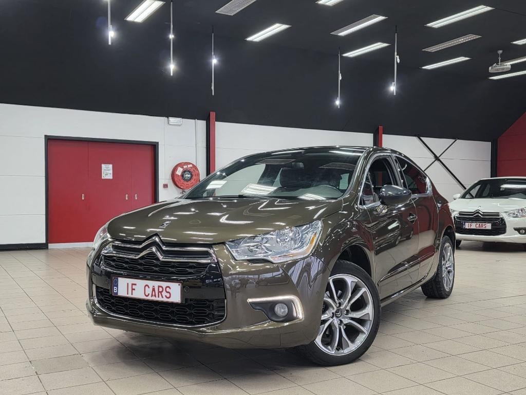 DS4 VTi 120 SoChic**AIRCO**ALU-VELGEN**CRUISE-CONTROLE**, Auto's, Euro 5, Zwart, Bruin, Leder