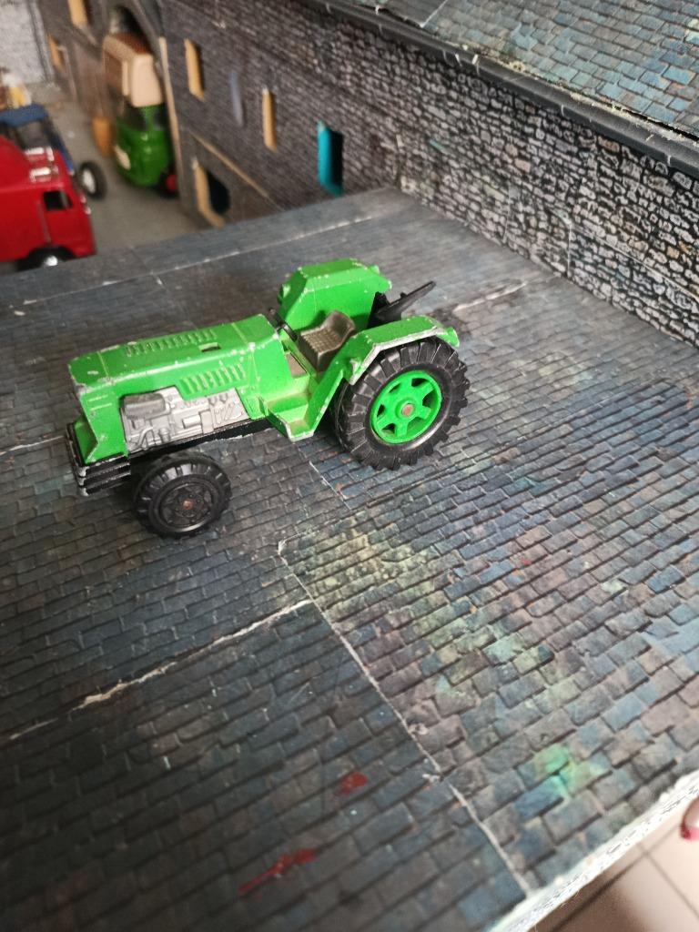 1:36 Majorette Vert Tractor, Ophalen of Verzenden, Gebruikt, Tractor of Landbouw, Overige merken