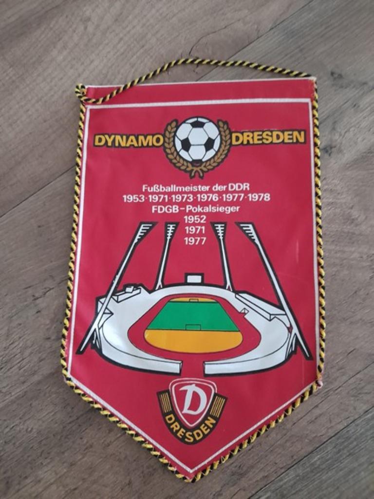 Dynamo Dresden wimpel, Ophalen of Verzenden, Zo goed als nieuw, Vaantje of Sjaal