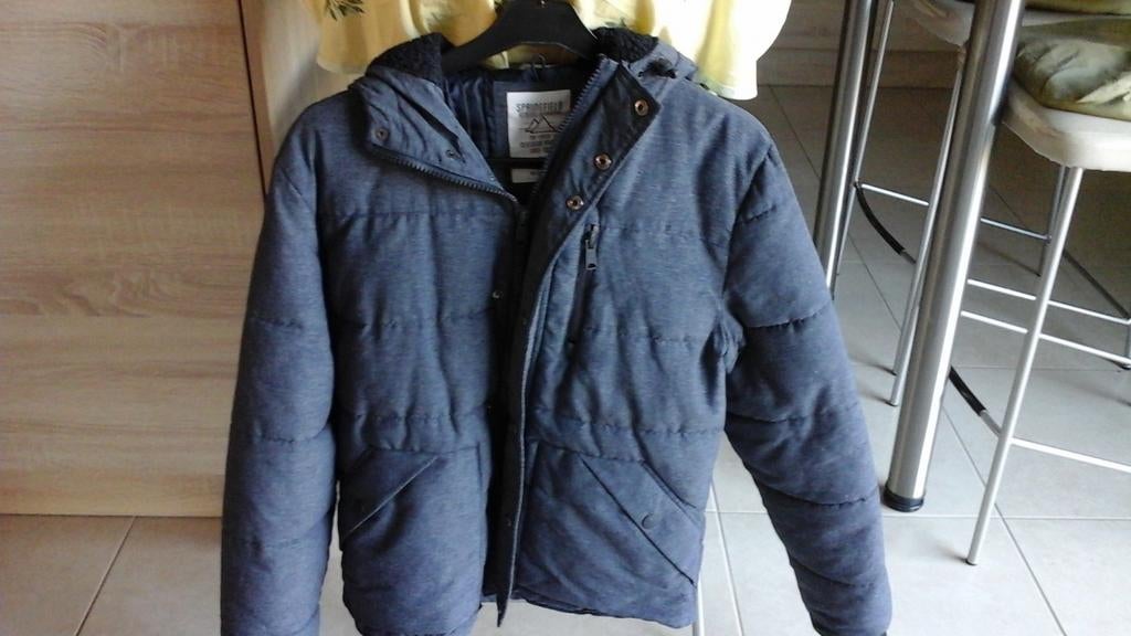 Veste Springfil garçon taille M junior hiver, Enfants & Bébés, Enlèvement, Utilisé, Garçon, Manteau