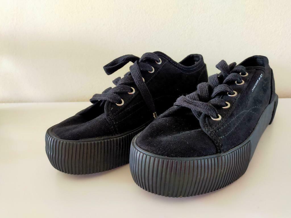 Zwarte schoenen sneakers Divided maat 37 wandelschoen, Kleding | Dames, Divided, Zwart, Ophalen of Verzenden, Zo goed als nieuw