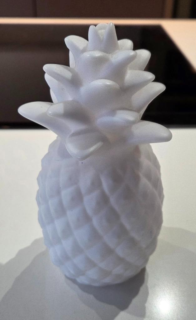 Lichtgevende ananas, Ophalen, Zo goed als nieuw