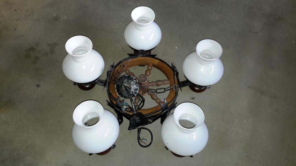Lustre roue., Enlèvement