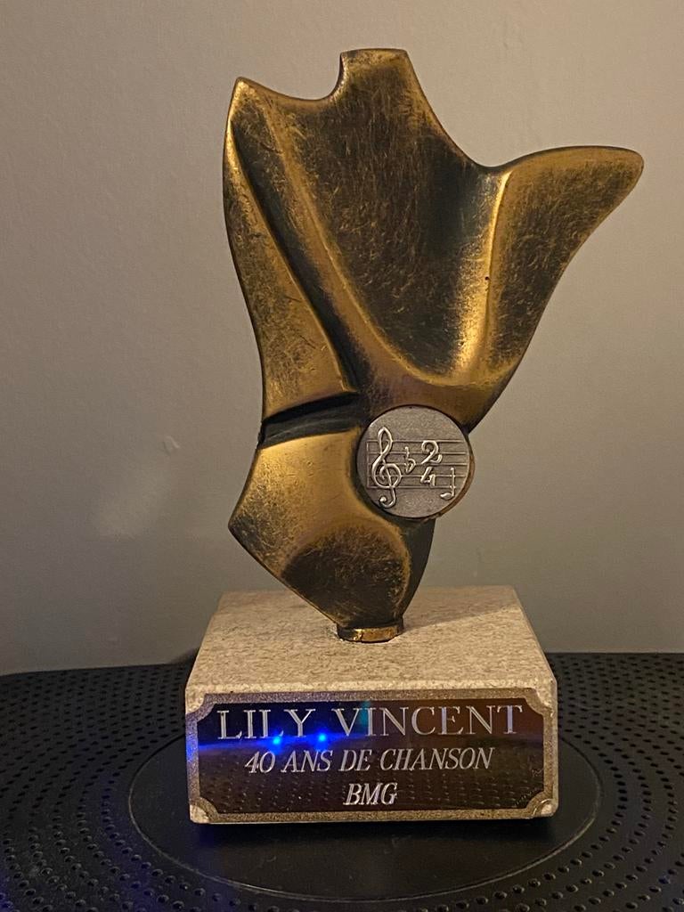 Lily Vincent, trophée bronze 40 ans de chanson, BMG, Enlèvement ou Envoi