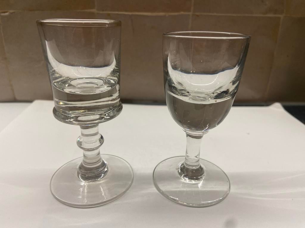 2 antieke jeneverglazen, Ophalen of Verzenden