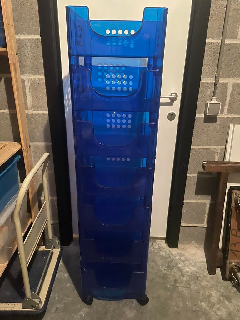Kartell opbergbakken blauw op wielen, Ophalen, 5 laden of meer, 100 tot 150 cm, Design