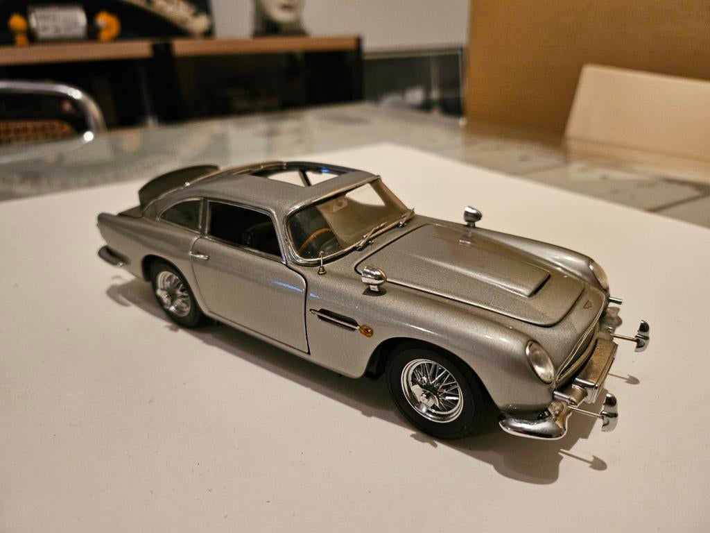 James Bond Aston Martin DB5 - Danbury 1/24, Enlèvement, Comme neuf